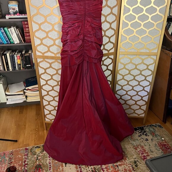 Vintage Tadashi Size M Burgundy Ruched Strapless Evening Long Mermaid Gown Dress - Picture 8 of 16
